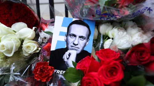 Семья и соратники Навального не могут найти его тело. Что известно