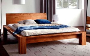 Спальные кровати из дерева