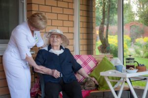 Пансионаты для пожилых с реабилитацией: как выбрать