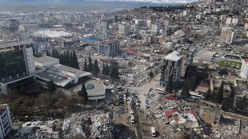 Число жертв при землетрясении в Турции увеличилось до 3703 человек