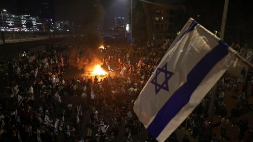 Массовые акции протеста начались в Израиле после увольнения министра обороны (видео)