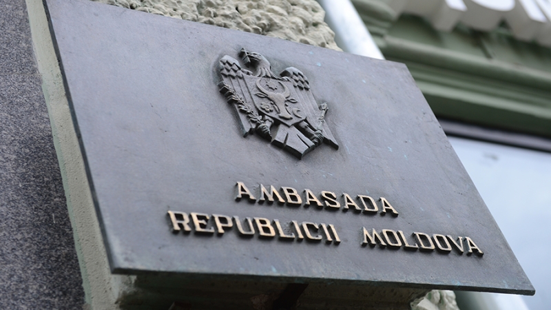 Персоной нон грата в РФ объявлен 1-й секретарь посольства Молдавии