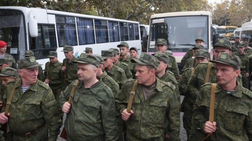 Россию готовят к "мобилизационному развертыванию". Чем это отличается от второй волны мобилизации?