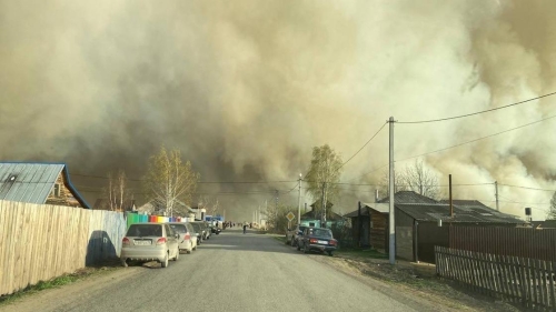 Природные пожары охватили три региона Урала. Что известно на данный момент