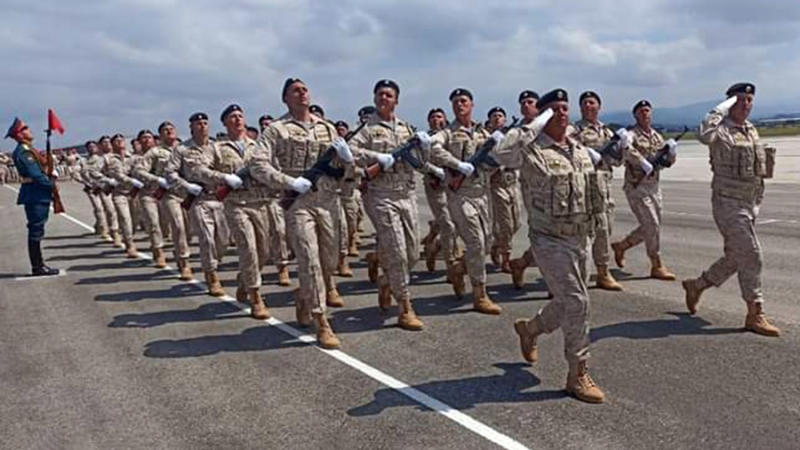 Военный парад в честь Дня Победы прошел на российской авиабазе в Сирии