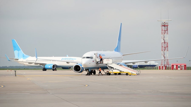 Самолет «Победы» повредила спецтехника в аэропорту Сочи