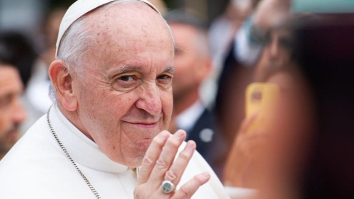"Испытываю отвращение": Папа Римский возмутился сожжением Корана в Стокгольме