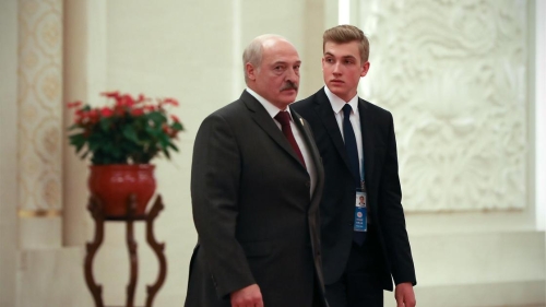 СМИ: Лукашенко назначил президентскую стипендию своему сыну Николаю
