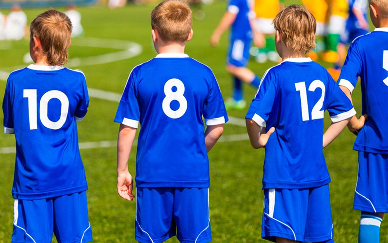 Как выбрать футбольную форму для детей: выбор ткани и советы