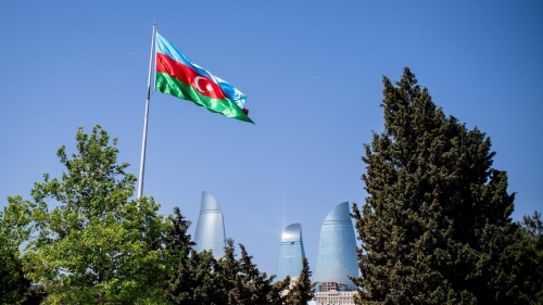 Алиев поднял флаги Азербайджана в Нагорном Карабахе