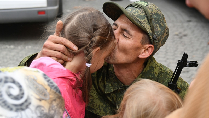 Краснов напомнил о необходимости оказывать социальную помощь семьям участников СВО