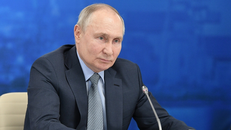 Путин призвал формировать российскую элиту из защитников своей страны