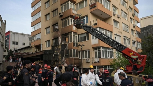 Крупный пожар в Стамбуле унес жизни 29 человек (фото)