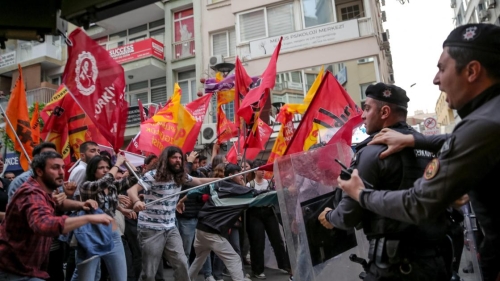 Протесты начались в Турции после выборов в одном из городов (видео)