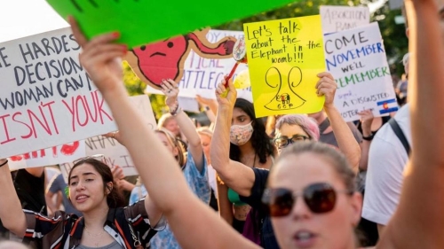 Суд Аризоны признал действующим давний запрет на аборты. Это может сыграть против Трампа