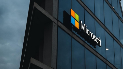 Сбой в системе Microsoft парализовал работу банков, аэропортов и других компаний по всему миру